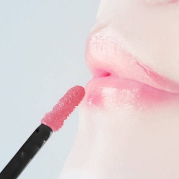 Moist Lip Plumper!!! [10 Shiny Clear color]